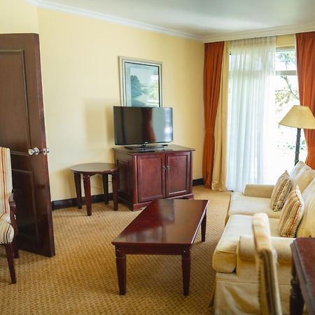 Lake Kivu Serena Hotel 기세니 외부 사진