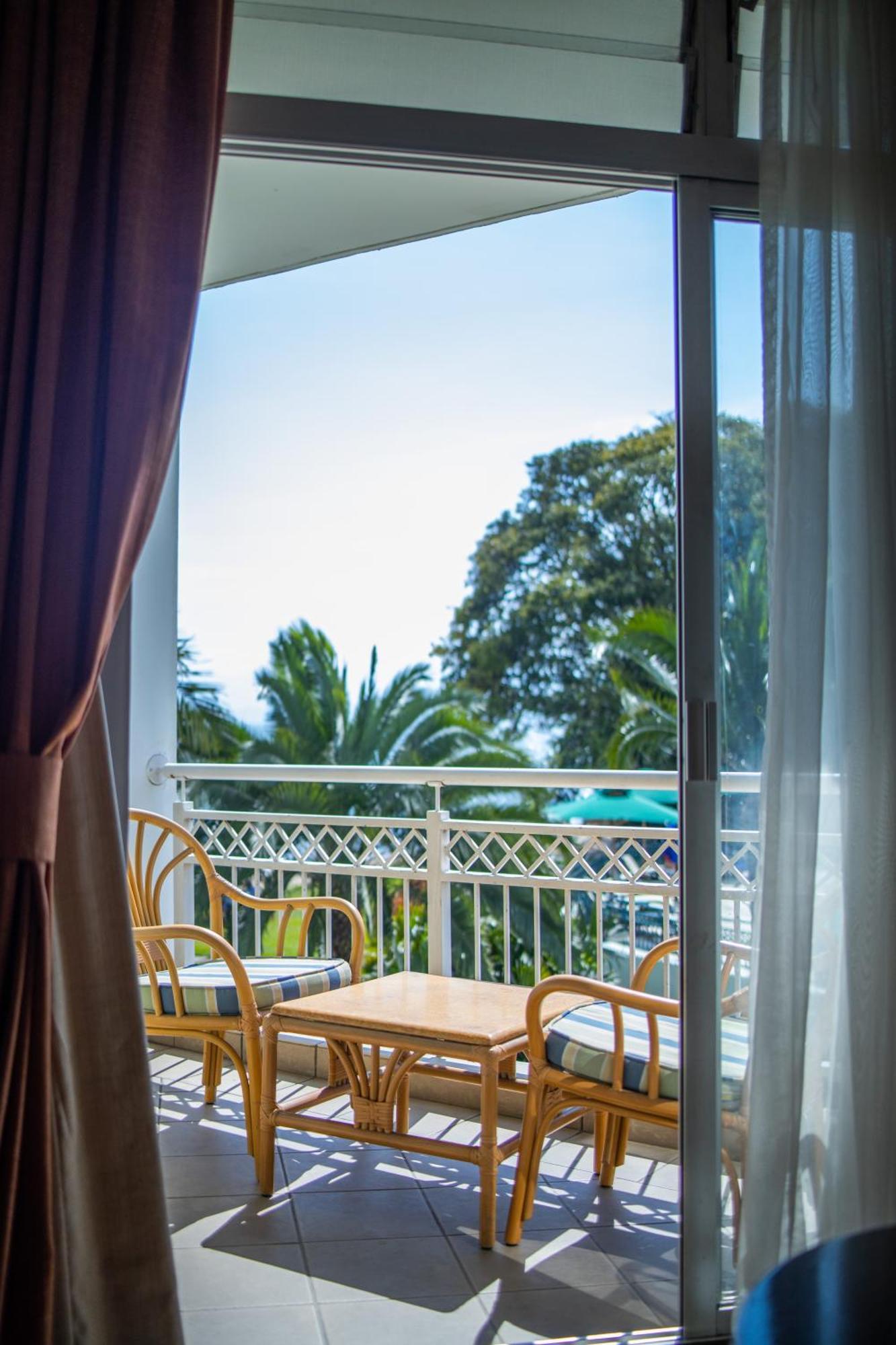 Lake Kivu Serena Hotel 기세니 외부 사진